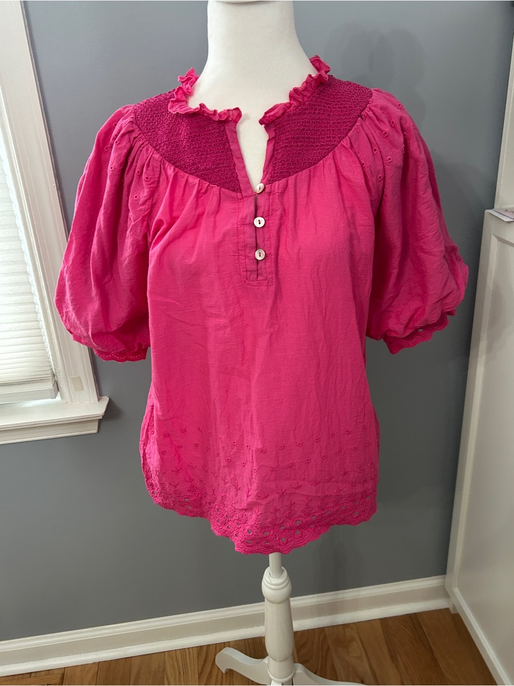 House of Harlow 1960 Women’s Size Large Pink Smocked Eyelet Cotton Blouse Boho